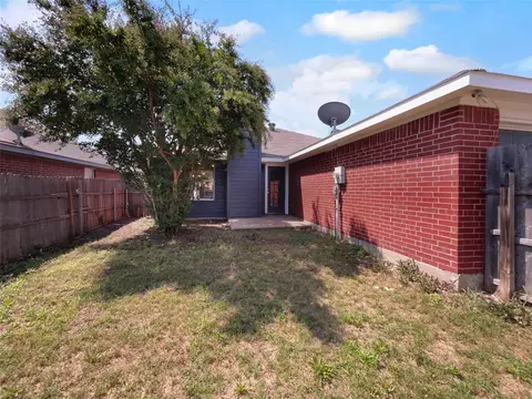 Exterior - 1110 Grounds Rd, Cedar Hill, TX 75104 photo 2 of 2