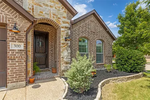 300 Hawks Dr, Rockwall, TX 75087