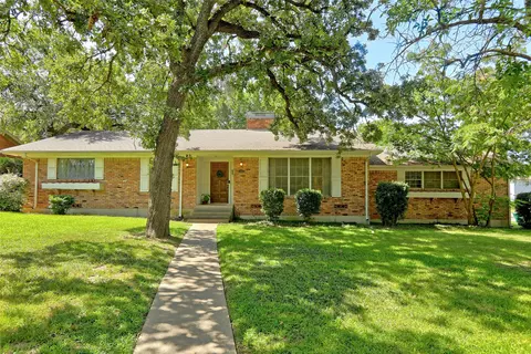 1302 Greenwood Dr, Denton, TX 76209