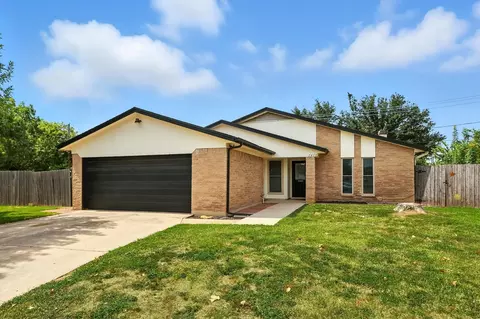 7413 Rhonda Ct, Watauga, TX 76148