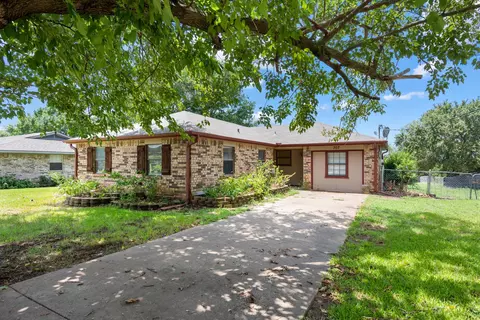 707 Broadway St, Whitesboro, TX 76273