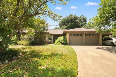 3508 Leighton Dr, Arlington, TX 76015