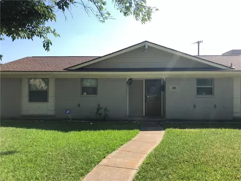 3424 Eastbrook Dr, Mesquite, TX 75150