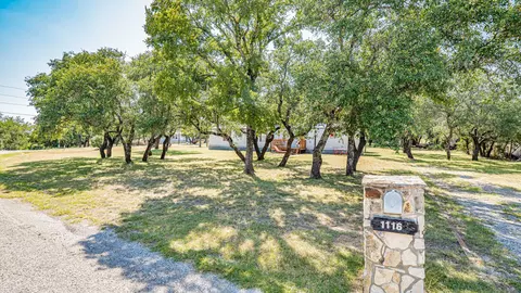 1116 Brazos Dr, Granbury, TX 76048