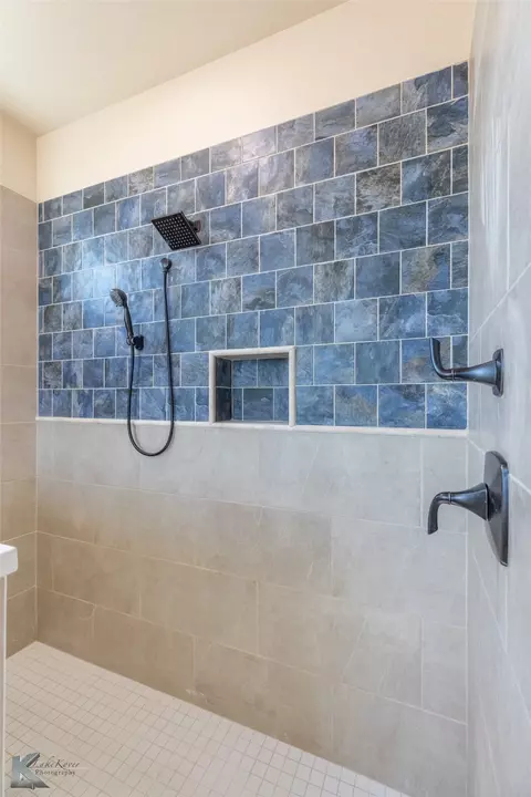 Bath - 6414 Windmill Grass Ln, Abilene, TX 79606 photo 4 of 13