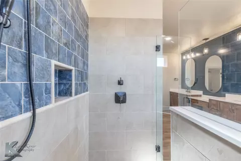Bath - 6414 Windmill Grass Ln, Abilene, TX 79606 photo 5 of 13