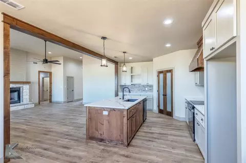 Kitchen - 6414 Windmill Grass Ln, Abilene, TX 79606 photo 5 of 6