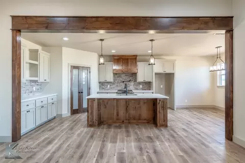 Kitchen - 6414 Windmill Grass Ln, Abilene, TX 79606 photo 4 of 6