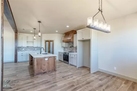 Kitchen - 6414 Windmill Grass Ln, Abilene, TX 79606 photo 3 of 6
