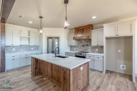 Kitchen - 6414 Windmill Grass Ln, Abilene, TX 79606 photo 2 of 6