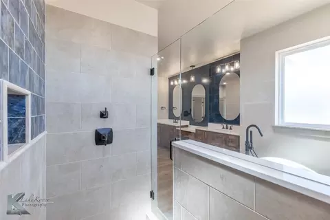 Bath - 6414 Windmill Grass Ln, Abilene, TX 79606 photo 7 of 13