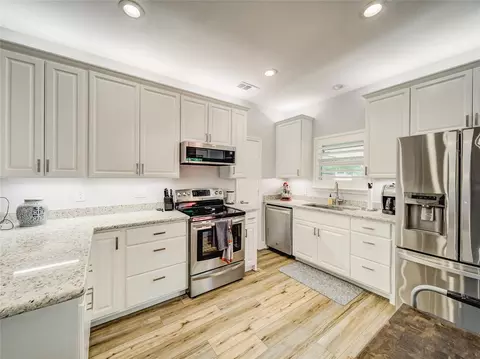 Kitchen - 719 Normandy Dr, Euless, TX 76039 photo 2 of 4