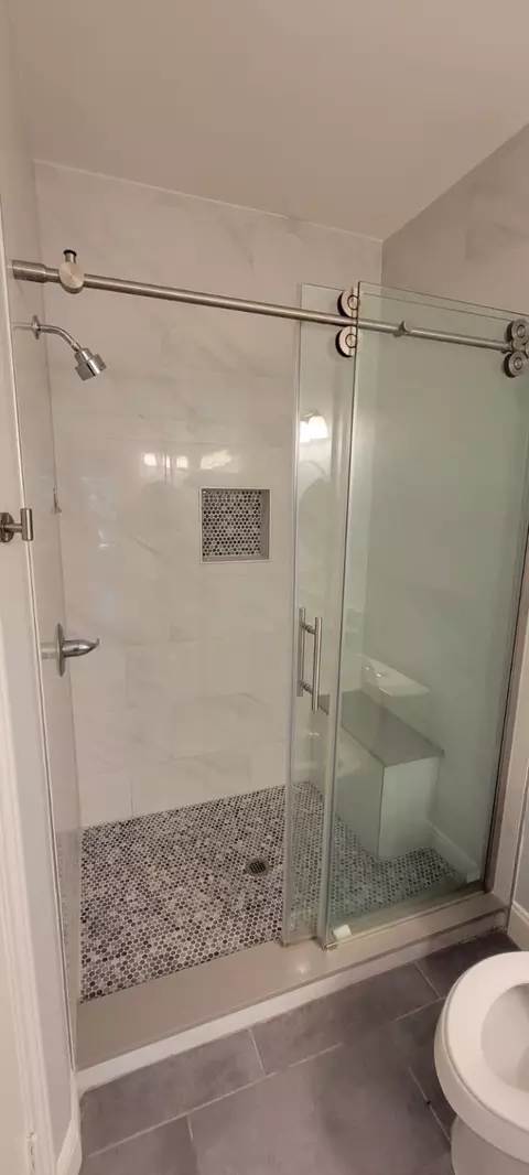 Bath - 719 Normandy Dr, Euless, TX 76039 photo 5 of 5