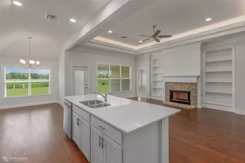 4149 Grassy Lake Dr, Bossier City, LA 71111