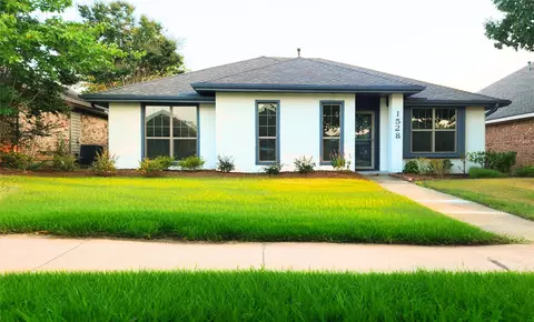 1528 Raleigh Dr, Carrollton, TX 75007