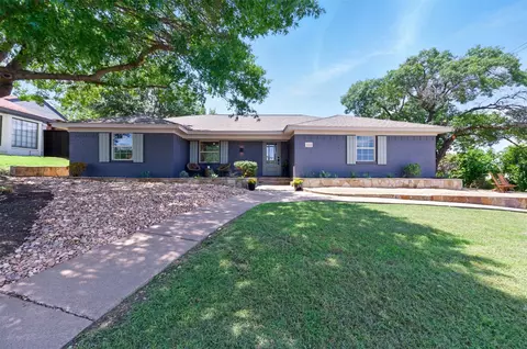 6713 Genoa Rd, Fort Worth, TX 76116