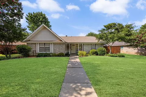 1413 Bogard Ln, Lewisville, TX 75077