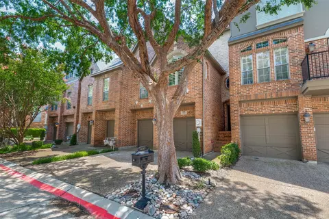4141 Towne Green Cir, Addison, TX 75001
