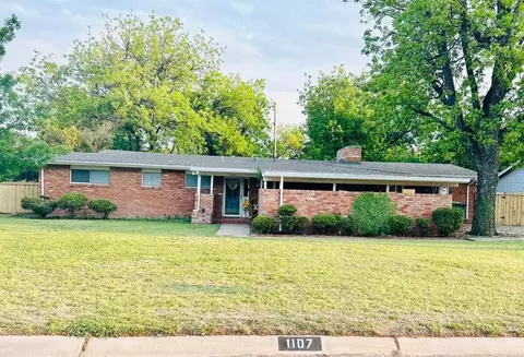 1107 W Bloodworth, Olney, TX 76374