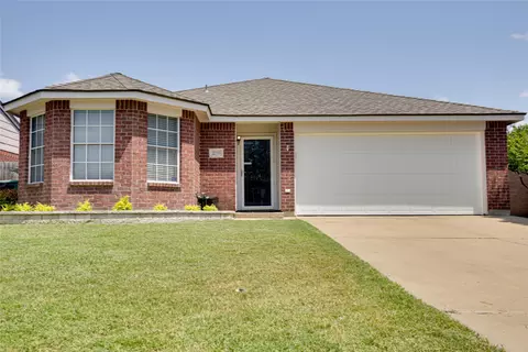 2733 Yoakum St, Fort Worth, TX 76108