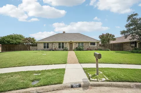 1912 Polstar Dr, Plano, TX 75093