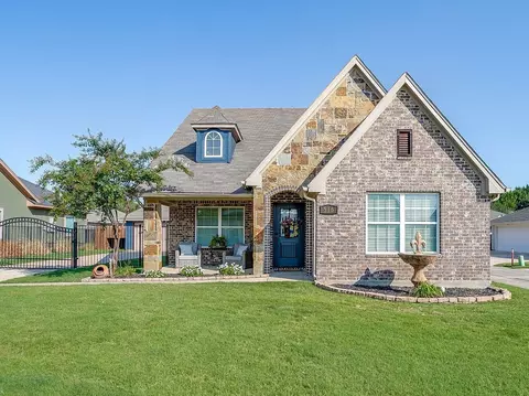 516 Heritage Trl, Burleson, TX 76028