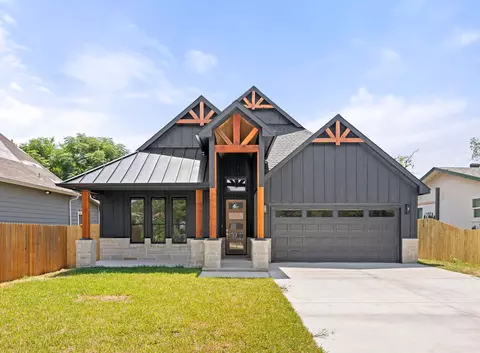 5403 Scoggins St, Sansom Park, TX 76114
