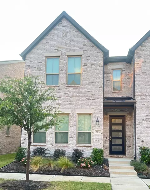 323 Colusa Dr, Lewisville, TX 75056