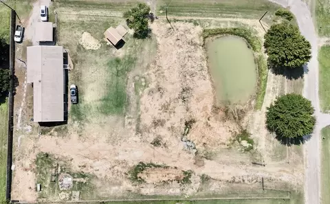 934 Tiffany St, Azle, TX 76020