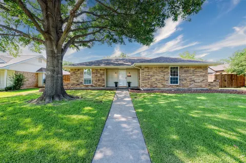 1336 Lark Ln, Lewisville, TX 75077