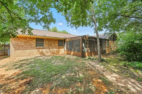 Exterior - 313 Vine St, Euless, TX 76040 photo 4 of 5