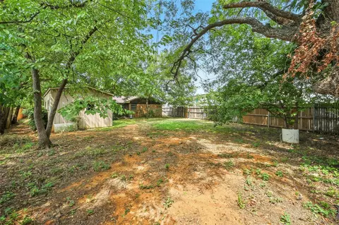 Exterior - 313 Vine St, Euless, TX 76040 photo 3 of 5