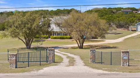 410 Lanyard Dr, Bluff Dale, TX 76433