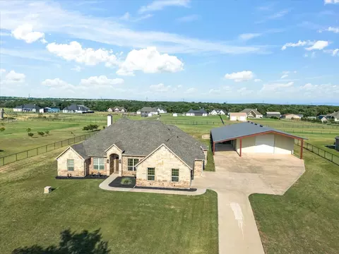 927 Friendship Rd, Weatherford, TX 76085