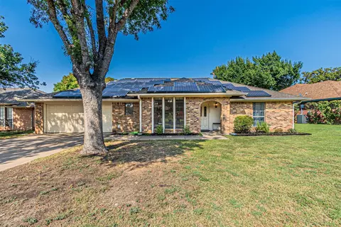 7509 Pear Tree Ln, Fort Worth, TX 76133
