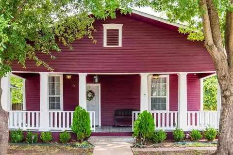 2021 Grainger St, Fort Worth, TX 76110