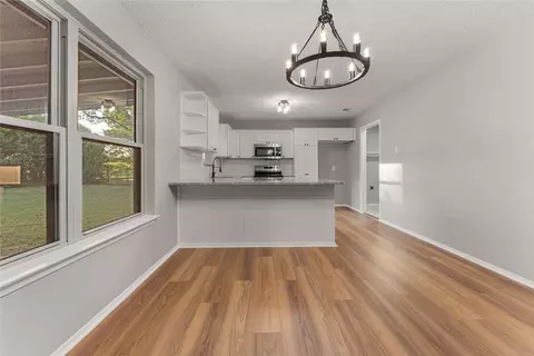 800 Evelyn Dr, Lorena, TX 76655 photo 8