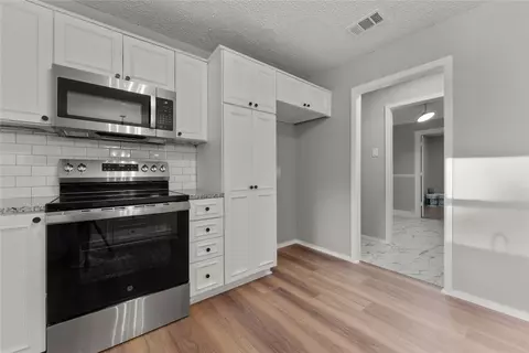 800 Evelyn Dr, Lorena, TX 76655 photo 13