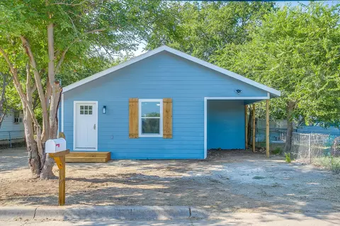710 12th St, Mineral Wells, TX 76067