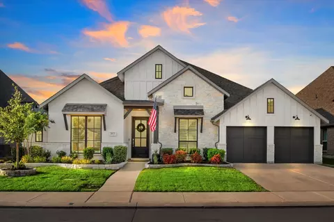 2833 Midlake Dr, Midlothian, TX 76065