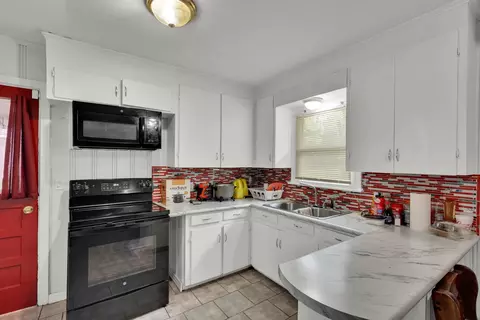 Kitchen - 603 7th St SE, Springhill, LA 71075 photo 1 of 1