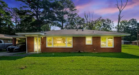 603 7th St SE, Springhill, LA 71075