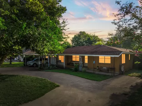 802 N Brazos St, Whitney, TX 76692