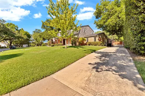 3712 Summercrest Dr, Fort Worth, TX 76109