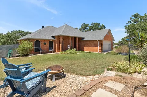202 Morrow Rd, Springtown, TX 76082