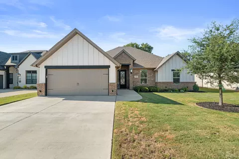 1116 Aviara Ct, Granbury, TX 76048