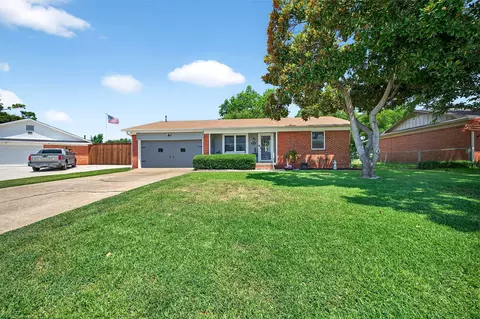 2815 Sunset St, Denison, TX 75020