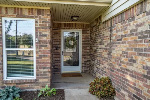 Entry Way - 501 Post Oak Rd, Grapevine, TX 76051 photo 1 of 5