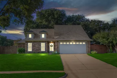 Exterior - 501 Post Oak Rd, Grapevine, TX 76051 photo 2 of 4