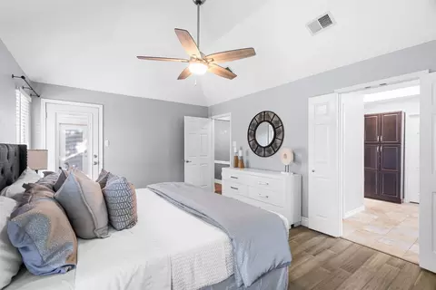 Bedroom - 501 Post Oak Rd, Grapevine, TX 76051 photo 3 of 5